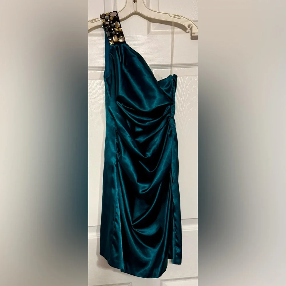 Speechless Emerald Green Satin One-Shoulder Ruched Juniors Dress - Size 7 - Picture 2 of 7